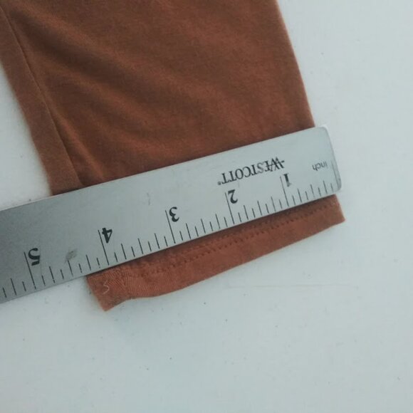 Leo & Nicole women's size L brown turtle neck top - Picture 9 of 16